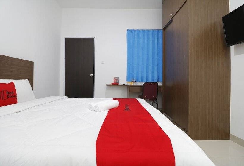 デラックスルーム, Reddoorz Plus Near Kepri Mall