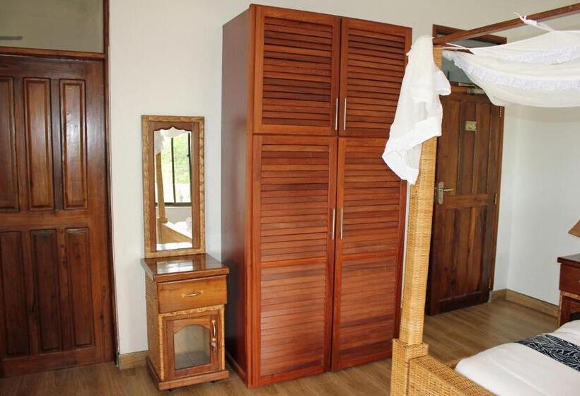 اتاق خانوادگی با چشم‌انداز دریا, Villa Dahl Beach Resort
