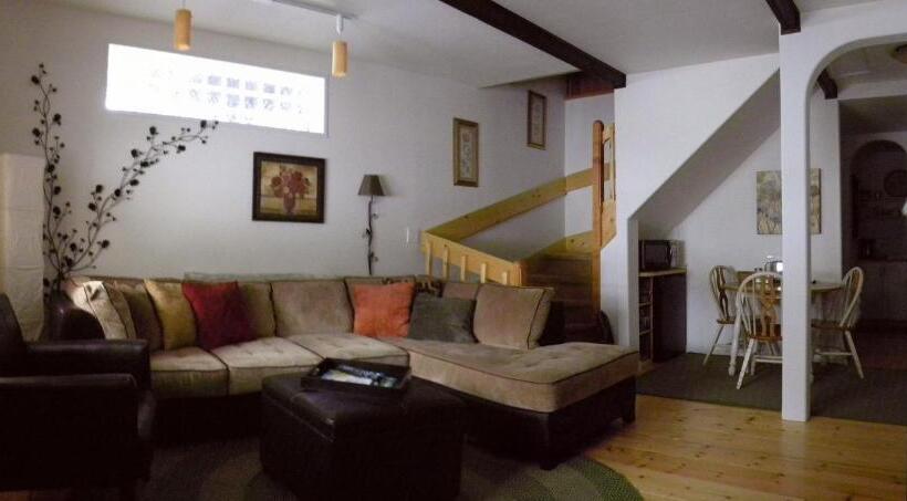 디럭스 스튜디오, Alaska Chalet Bed & Breakfast