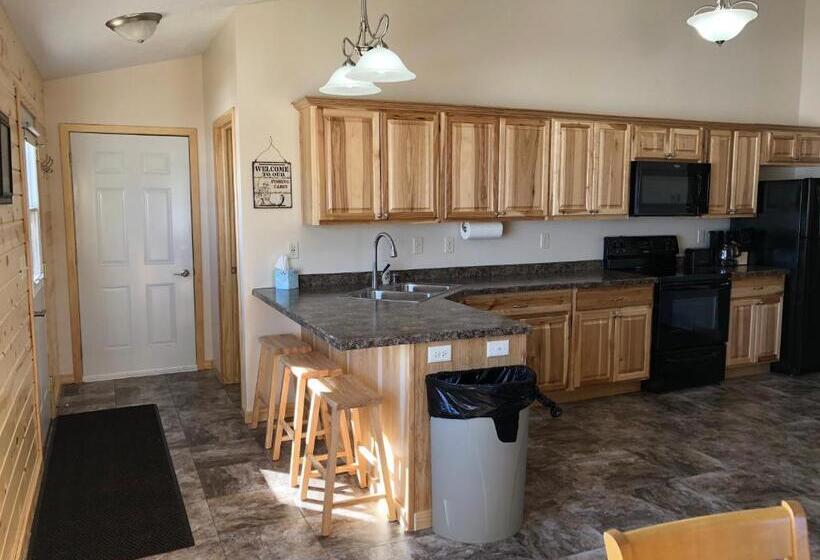 1 Bedroom Apartment Lake View, Dunrovin Resort