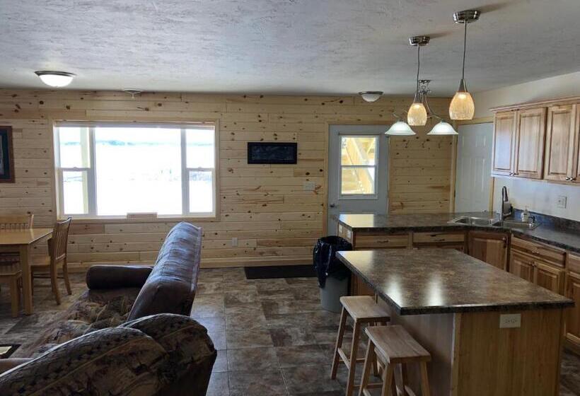1 Bedroom Apartment Lake View, Dunrovin Resort