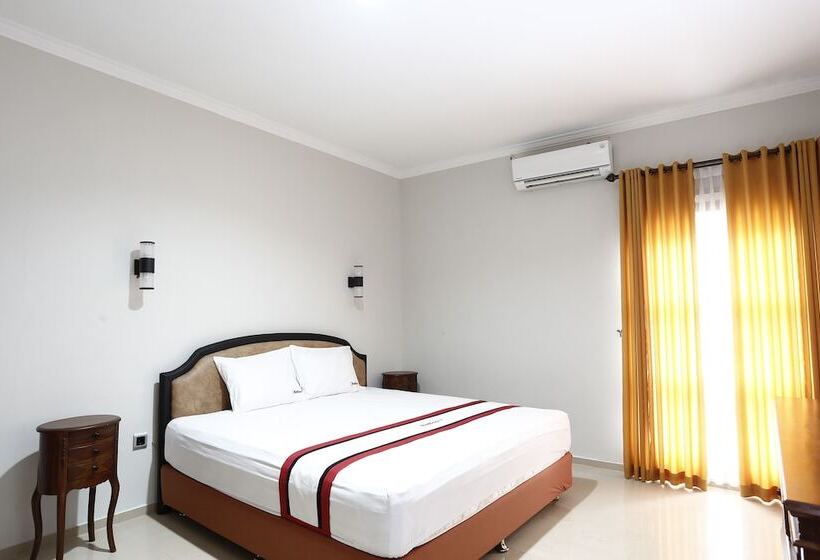 Номер Стандарт, Reddoorz Plus Near Adisucipto Airport 2