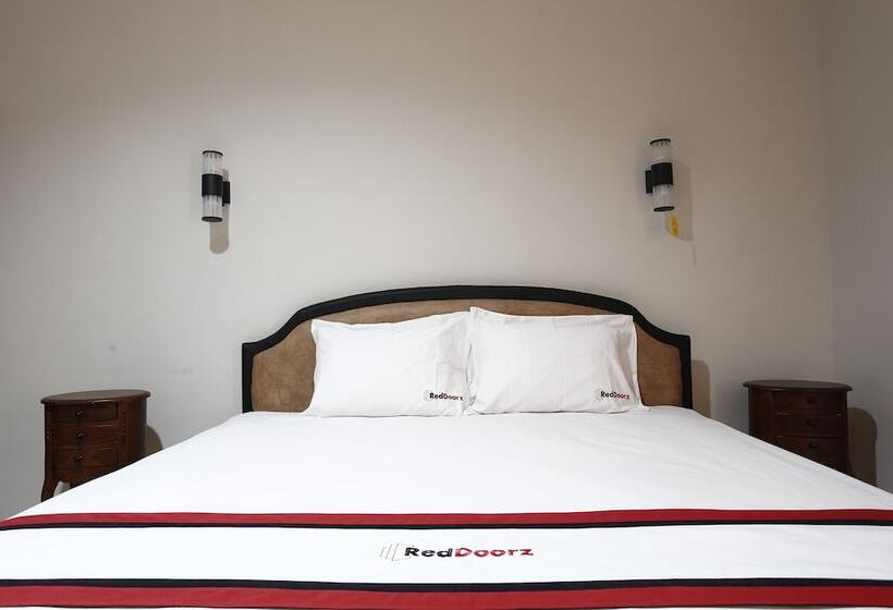 Номер Economy, Reddoorz Plus Near Adisucipto Airport 2