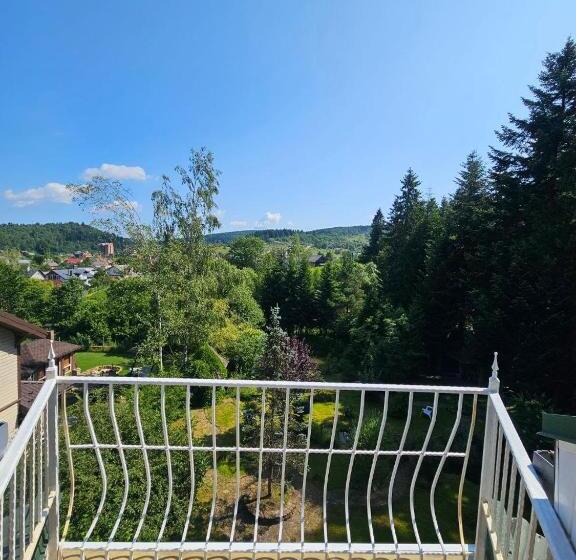 اتاق استاندارد سه تخته با بالکن, Cottage Kazka Lisu