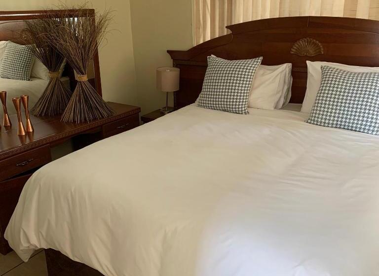Семейный Номер, Villa De La Rosa Klerksdorp