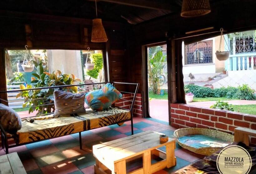 اتاق اکونومی, Mazzola Safari House & Backpacking