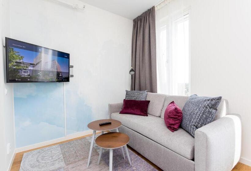 إستوديو سوبيريور, Apartdirect Alvsjo