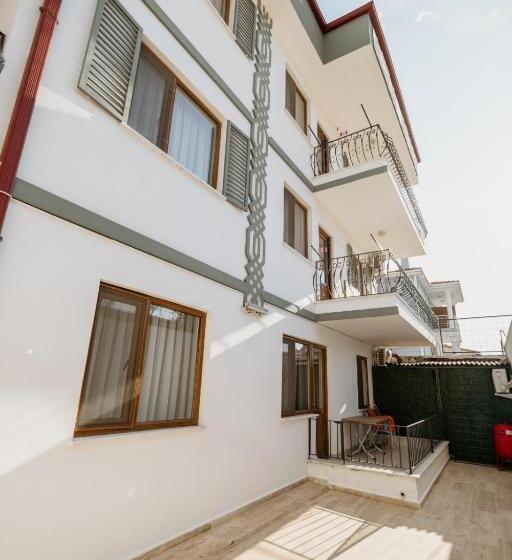 آپارتمان 1 خوابه همکف, Azra Apart & Otel