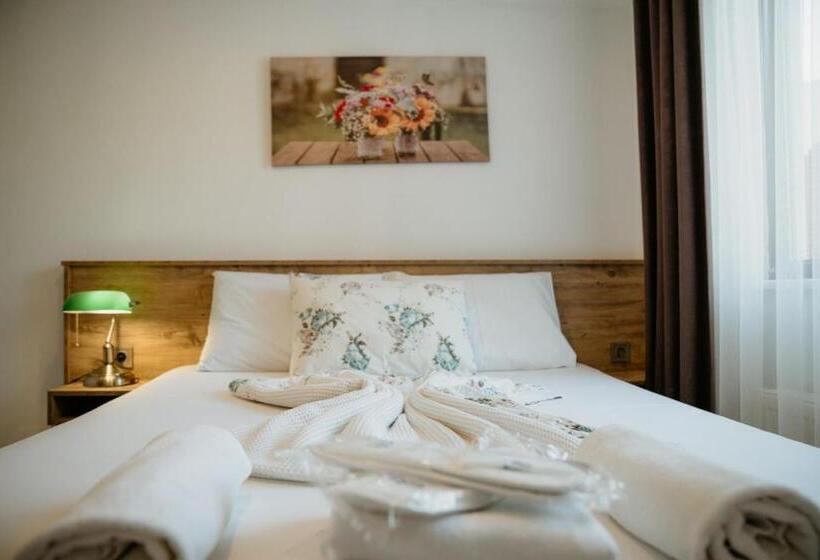سوییت خانوادگی, Azra Apart & Otel
