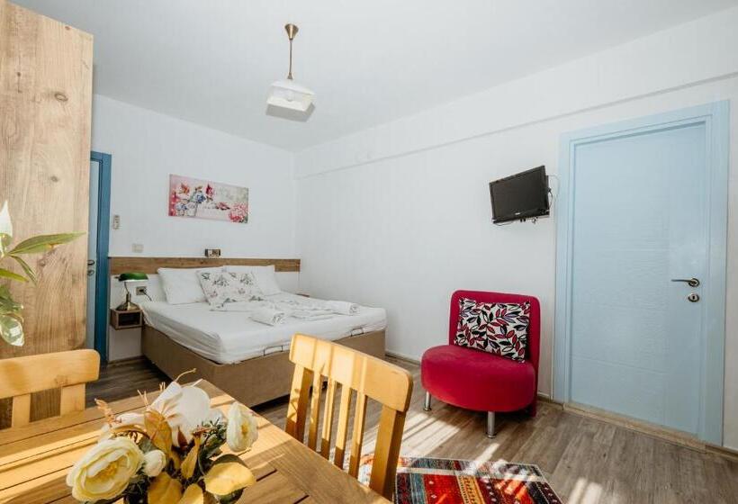 اتاق استاندارد با بالکن, Azra Apart & Otel
