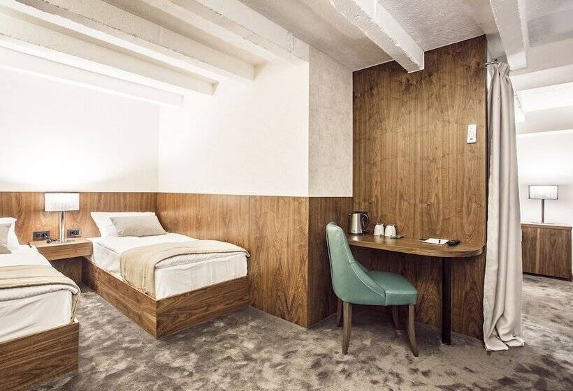 سوییت, Nomad Luxury Suites