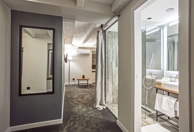 سوییت, Nomad Luxury Suites
