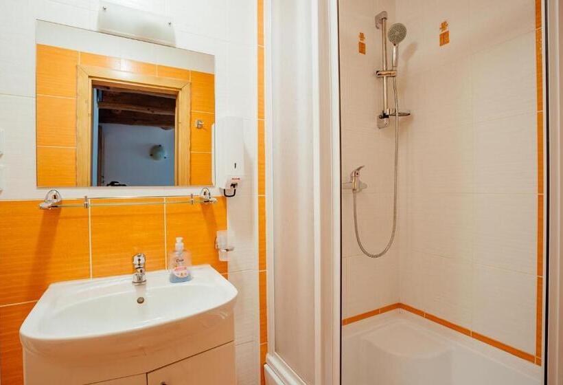 استودیوی استاندارد, Jánošíkova Valaška Hills Apartments