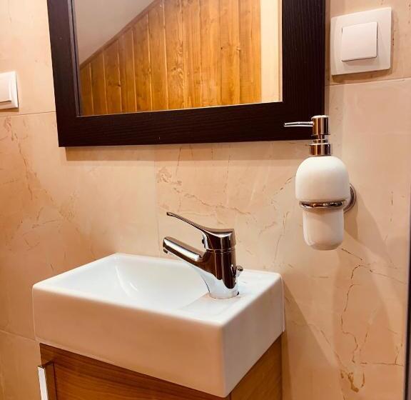 اتاق اکونومی, Jánošíkova Valaška Hills Apartments