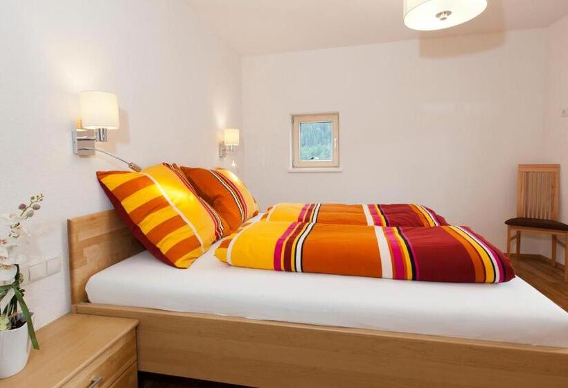 Апартаменты 1 Спальня с Балконом, Nowders Apartments