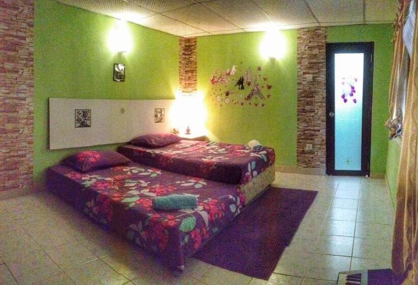 ویلای یک اتاق خوابه با استخر شنا, Sleepy Hollow Villa