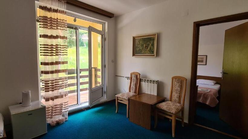 اتاق استاندارد چهار تخته, Guest House Tiha Noć