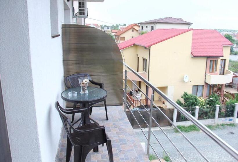Номер Deluxe с Балконом, Villa Sunset Beach Mamaia Nord
