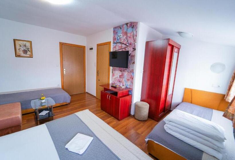 اتاق استاندارد چهار تخته, Guest House Babilon