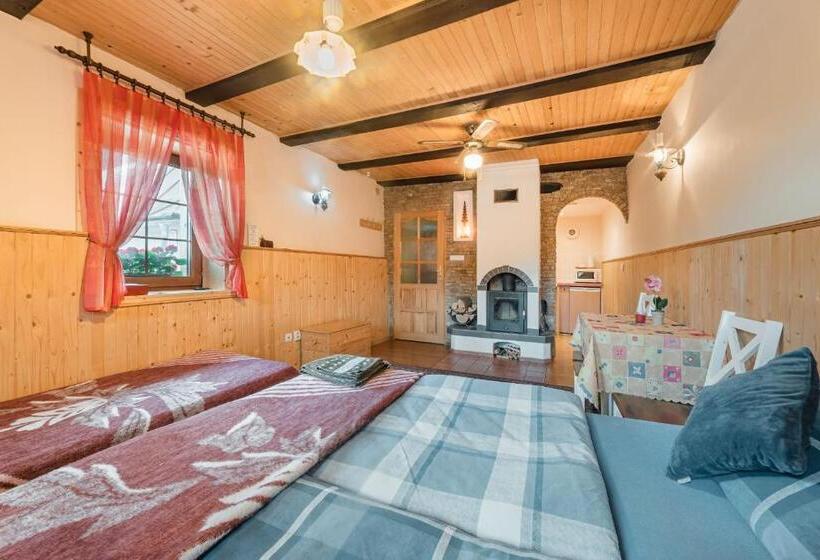 استودیو خانوادگی, Privat Lena