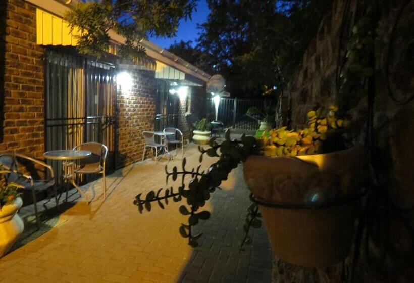 Номер Стандарт, Coral Tree Guest Rooms