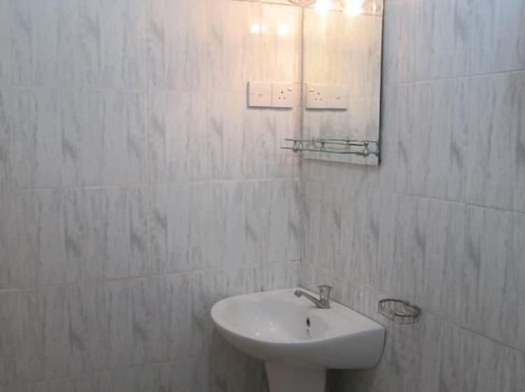 اتاق لوکس چهار تخته, Nethu Freedom Cottage