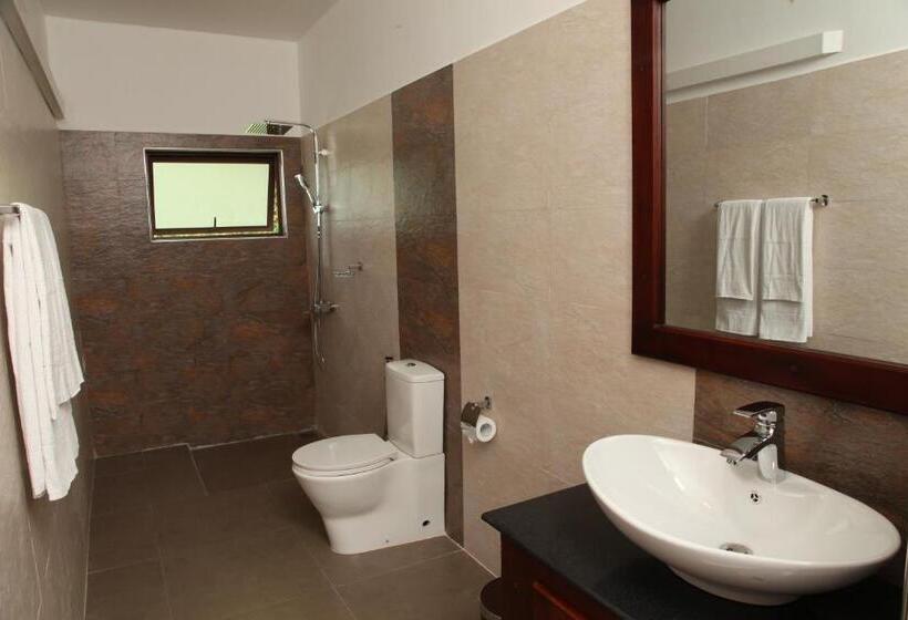 Трехместный Номер Deluxe, Oreeka   Katunayake Airport Transit Hotels