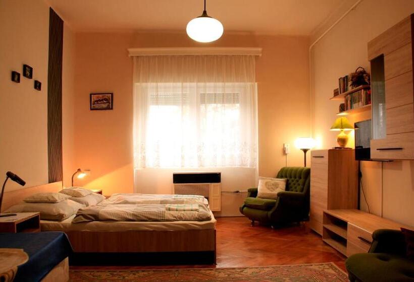 Номер Deluxe, Avar Vendégház
