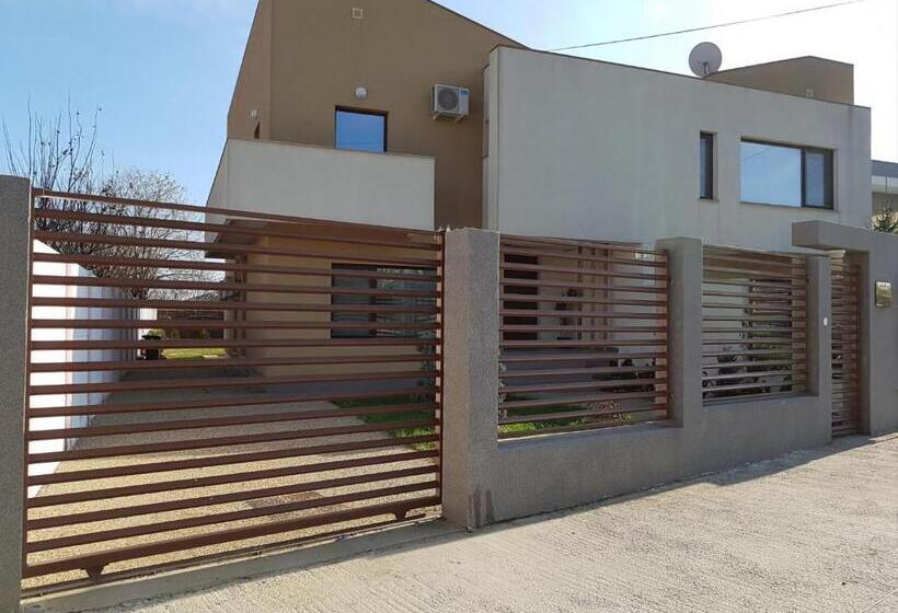 וילת סופריור, חדר שינה 1, Sunny Family Vila Constanta