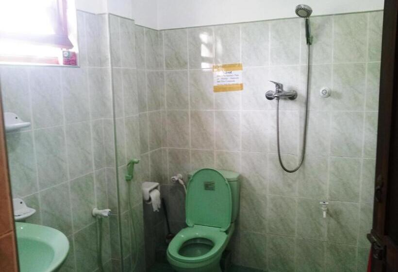اتاق استاندارد سه نفره, Rainbow Guest House