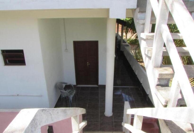 اتاق راحتی سه تخته, Rainbow Guest House