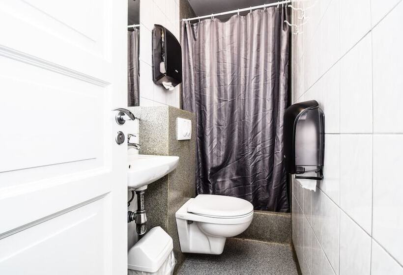 اتاق خانوادگی با سرویس بهداشتی مشترک, Guesthouse Andrea