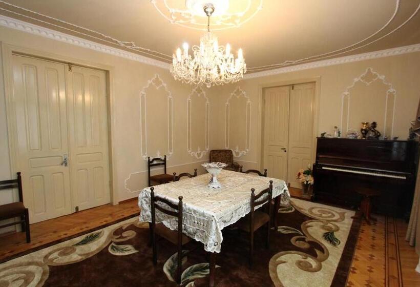 اتاق لوکس یک تخته, Guesthouse Goliati