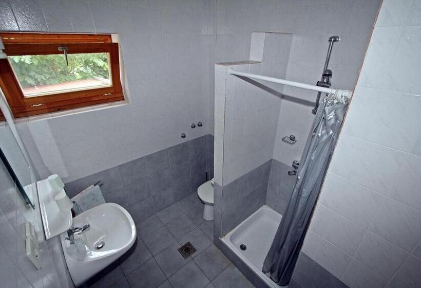 Апартаменты 1 Спальня Нижний Этаж, Vöröskő Apartmanház