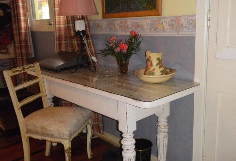 Люкс, Hostal Renoir