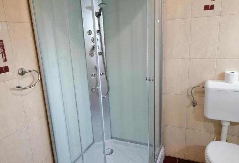 스탠다드 스튜디오, Csipkeház Apartman