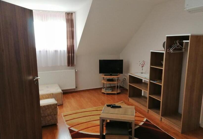 패밀리 룸, Csipkeház Apartman