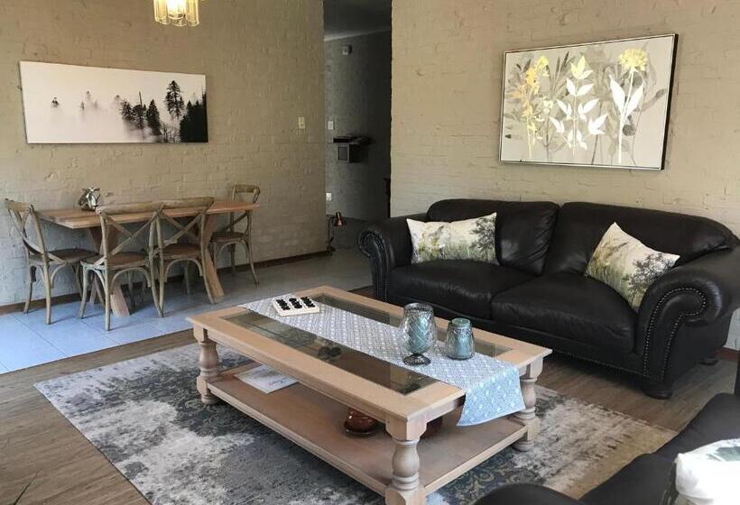 סוויטת דופלקס, Anne's Place