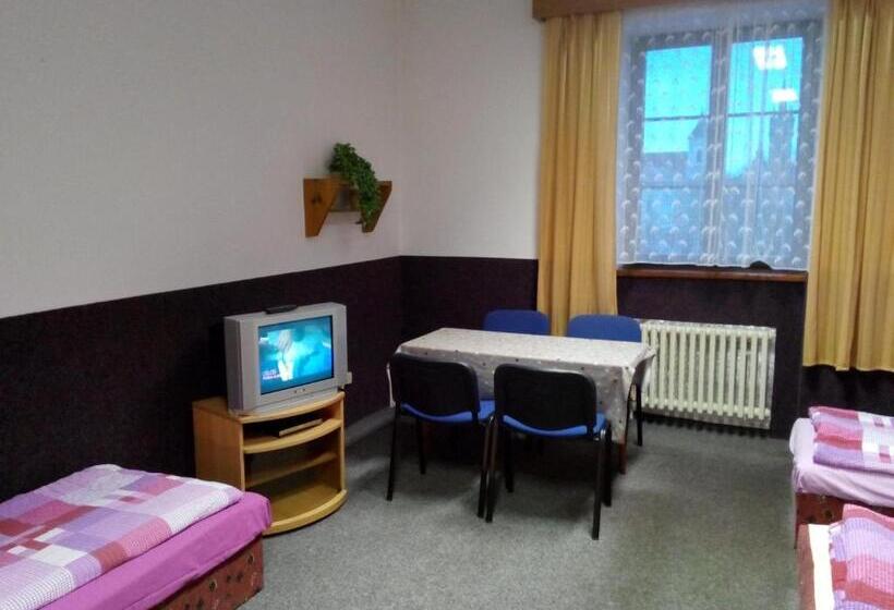 Четырехместный Номер Стандарт, Penzion Poprda