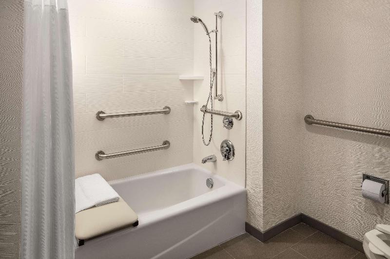 חדר סטנדרט עם מיטת קינג, Hilton Garden Inn Sacramento Airport Natomas