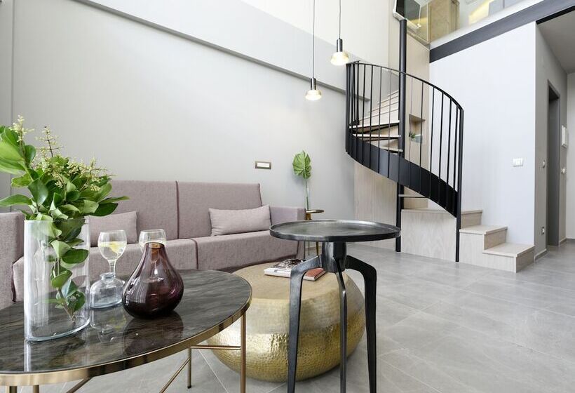 Номер Premium Вид на Бассейн, Serenity Suites