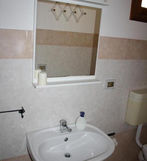 اتاق استاندارد سه نفره, Casale Corcella