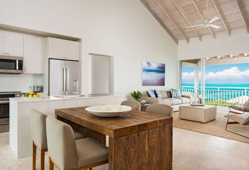 سوییت با چشم‌انداز دریا, Sailrock South Caicos   Island Hop Flight Included