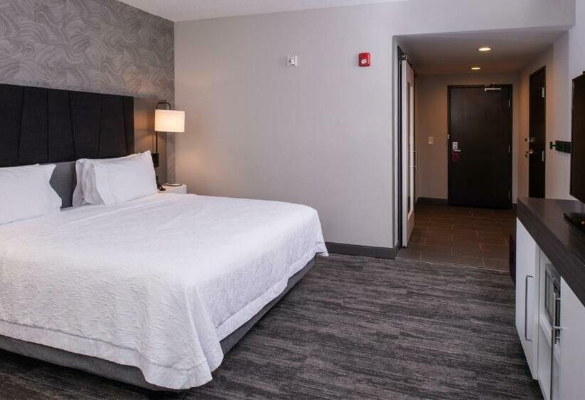 Номер Стандарт Кровать Кинг Адаптированный для Инвалидов, Hampton Inn & Suites Winstonsalem Downtown