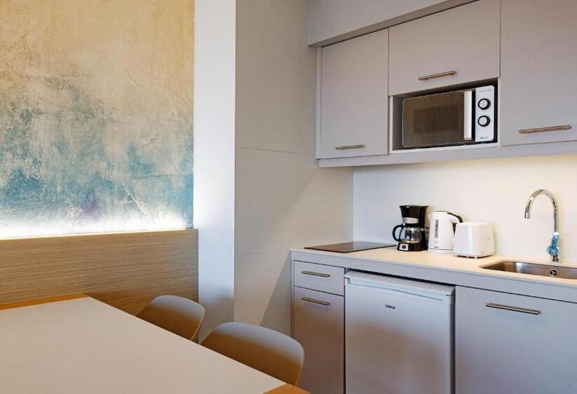 带有一个卧室和海景的高级公寓, Aparthotel Fontanellas Playa