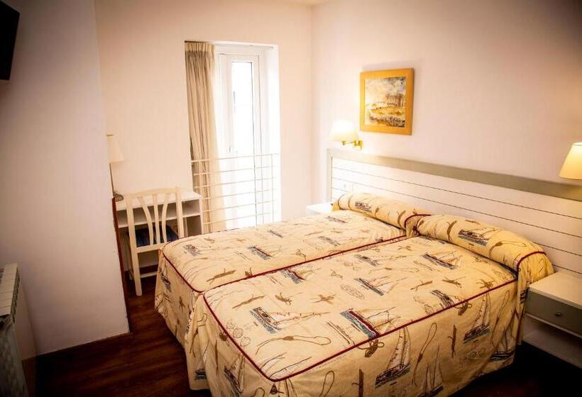 Номер Стандарт, Isabel Rooms   Suarez Inclán 38