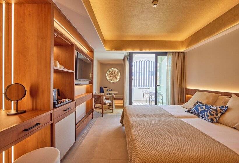 Номер Стандарт Вид на Сад, Universal Grand Leon & Spa