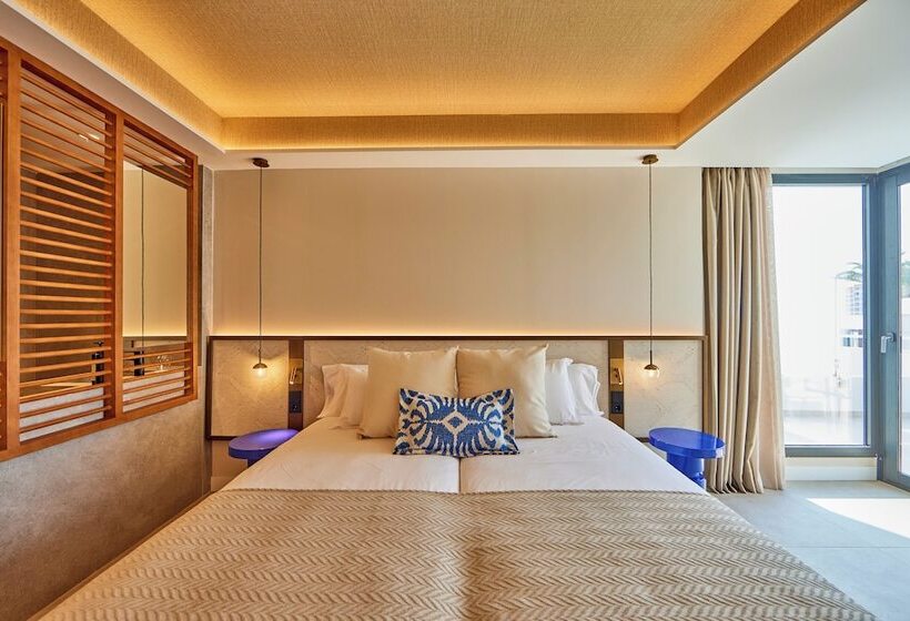 סוויטת ג'וניור צדדית נוף לים, Universal Grand Leon & Spa