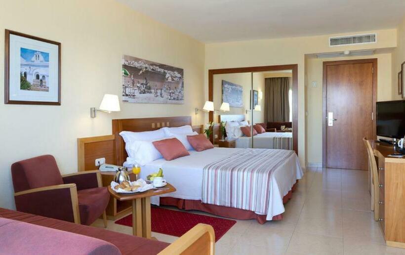 اتاق سوپریور با چشم‌انداز دریا و بالکن, Bellamar Hotel Beach & Spa