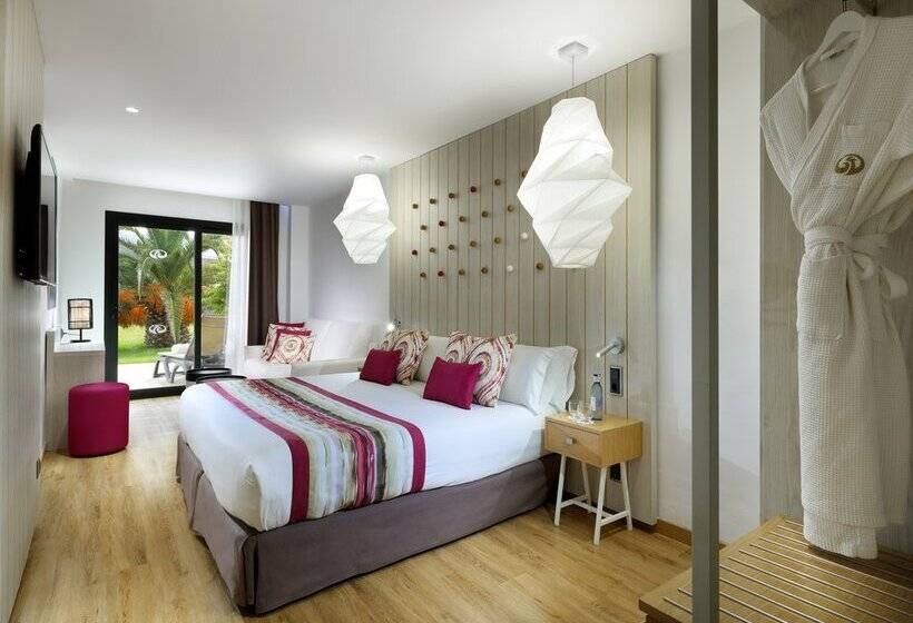 Quarto Superior, Grand Palladium White Island Resort & Spa